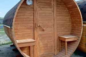 Баня-бочка ComfortProm 4 метра с печным узлом и предбанником +  терраса 0,5м