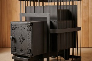 Печь банная ComfortProm СТАЛЬ 3 мм, для парной до 20 кубов, вес 56 кг, длина дров до 40 см, на 130 кг камней, чугунная дверь